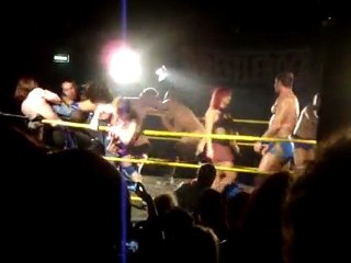 soirée anniversaire avec combat de catch