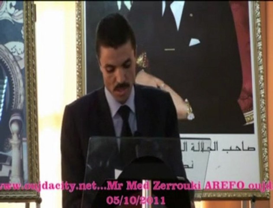 الاستاذ محمد الزروقي  في قصيدة شعرية بمناسبة اليوم العالمي  للمدرس باكاديمية الجهة الشرقية