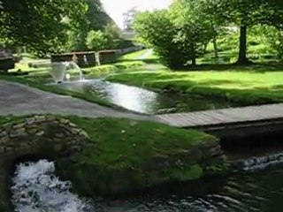ANNEVOIE-DE LA CASCADE ANGLAISE AU GRAND EVENTAIL