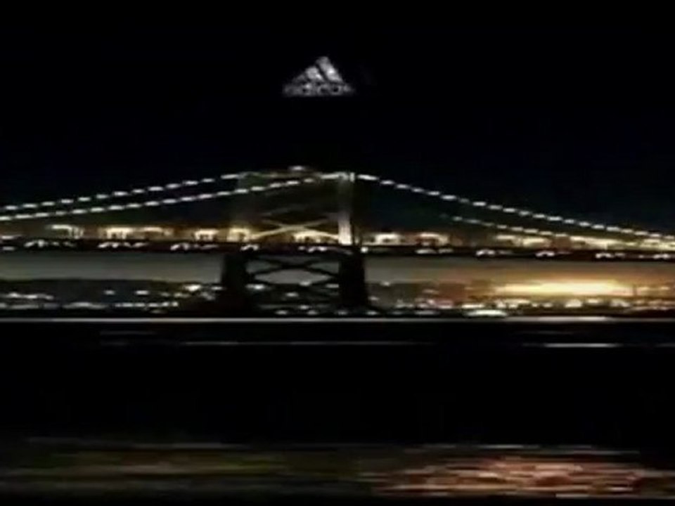 ADIDAS illuminati symbole dans une pub
