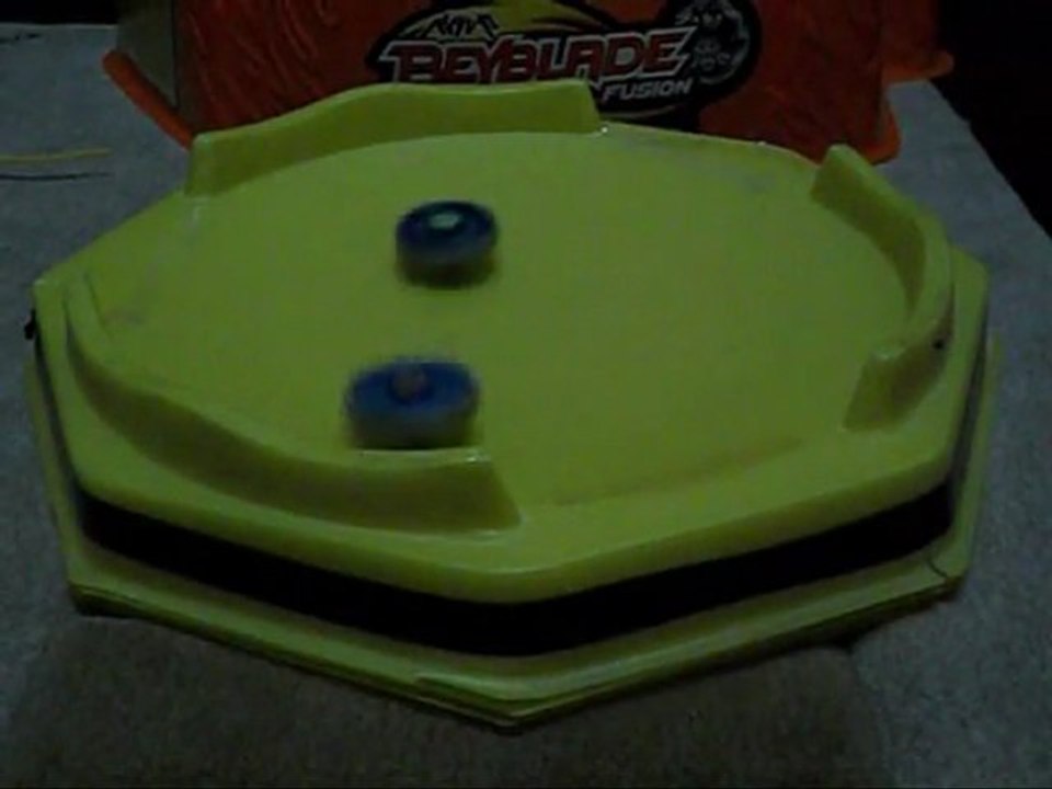 Cyber Pegasus 105F vs Hyper Aquario