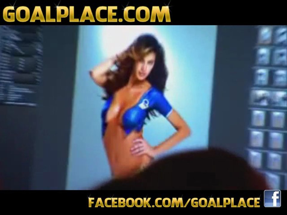 WAGs Melissa Satta bodypainting