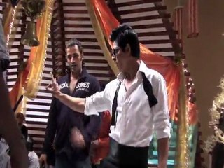 Shahrukh Khan learns Bharatnatyam for Chammak Challo - EXCLUSIVE