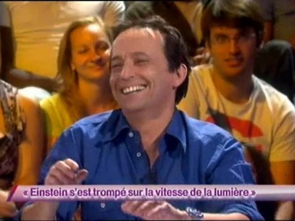 Arnaud Tsamere - Einstein quel con !