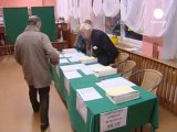 Polish voters choose between Tusk and Kaczynski