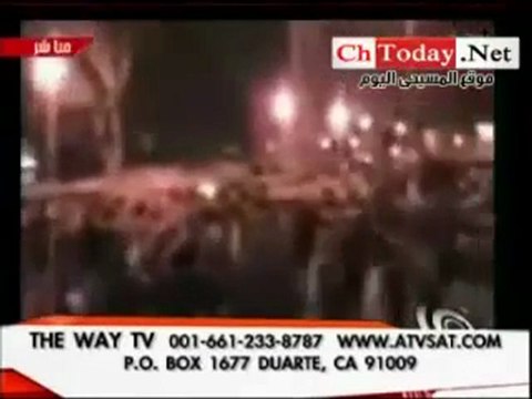 3 blindées de l'armée égyptienne écrasent les manifestants Coptes au Caire