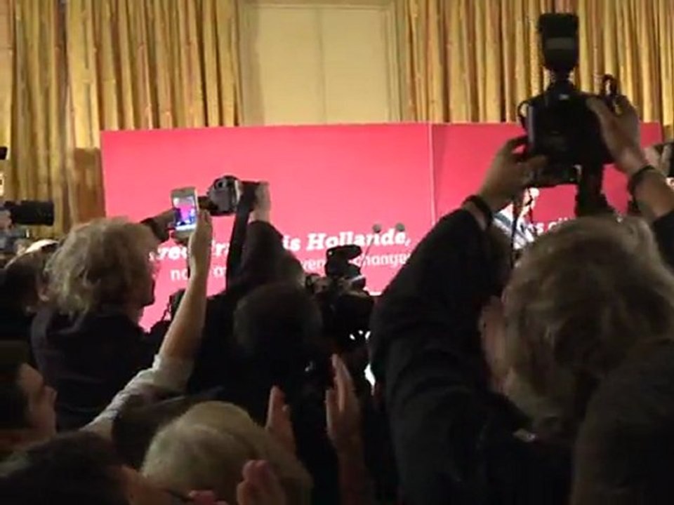 Hollande appelle au "rassemblement le plus large" autour de lui
