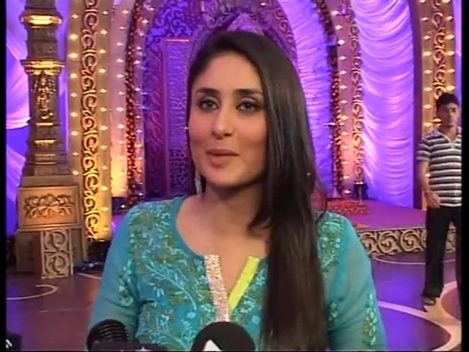 Kareena Kapoor Ditches Shahrukh Khan For Aamir Khan - Latest Bollywood News