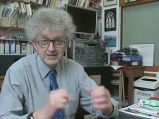 Cheeseburger in Hydrochloric Acid - Periodic Table of Videos