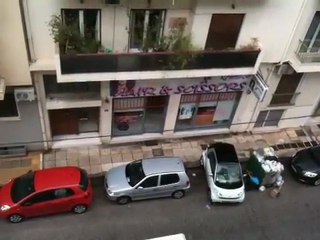 Σκουπίδια στους δρόμους