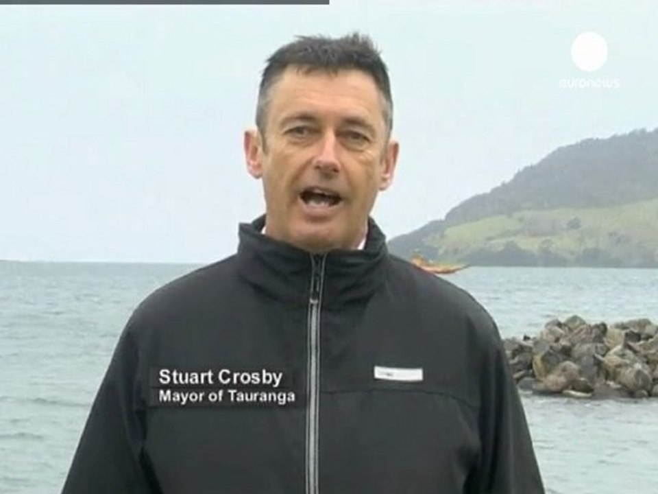 Military called in as oil spill fears rise in NZ