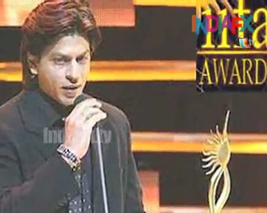 Bolly Buzz  -  Shahrukh proved he is the badshah of bolly wood