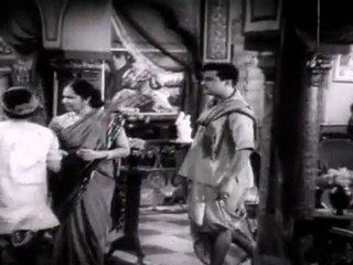 KUTUMBHA GAVRAVAM- Padmanabham smoking SCENE