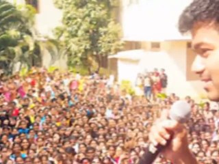 Vijay's 'Velayudham' with a political message?