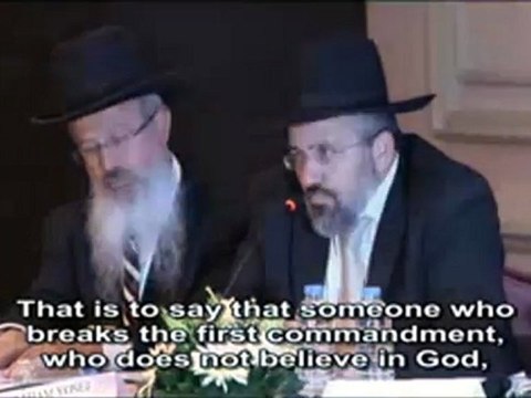 Rabbi Zion Cohen answering a question at the joint press conference with Mr. Adnan Oktar