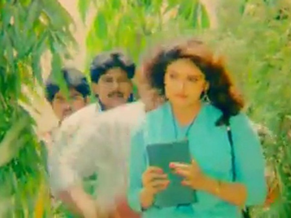 AARUSAAMY- Ravali ramp walk SCENE