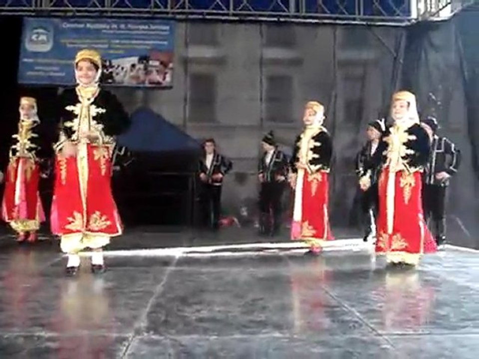 ARTVİN YÖRESİ FOLKLOR EKİBİ  ''TİMUR YILDIZ''