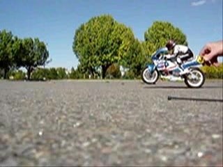 Moto 1/8 éme Kyosho moteur 280BB