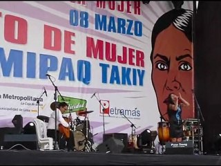 Homenaje por el Día Internacional de La Mujer en la plaza San Martin