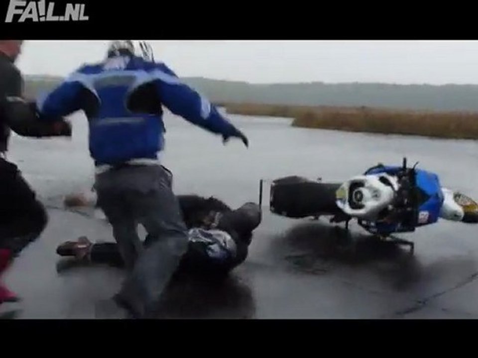 Motorradfahrer nicht fAIL