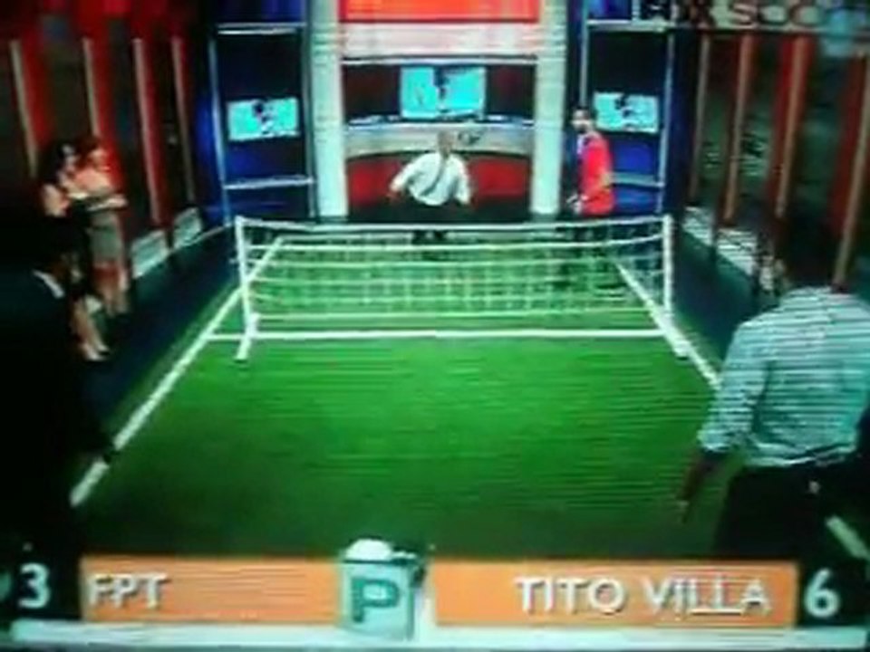 FUTBOL PARA TODOS CON EMMANUEL TITO VILLA.....JUGANDO FUTBOL TENIS