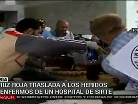 Cruz Roja traslada a pacientes de un hospital en Sirte