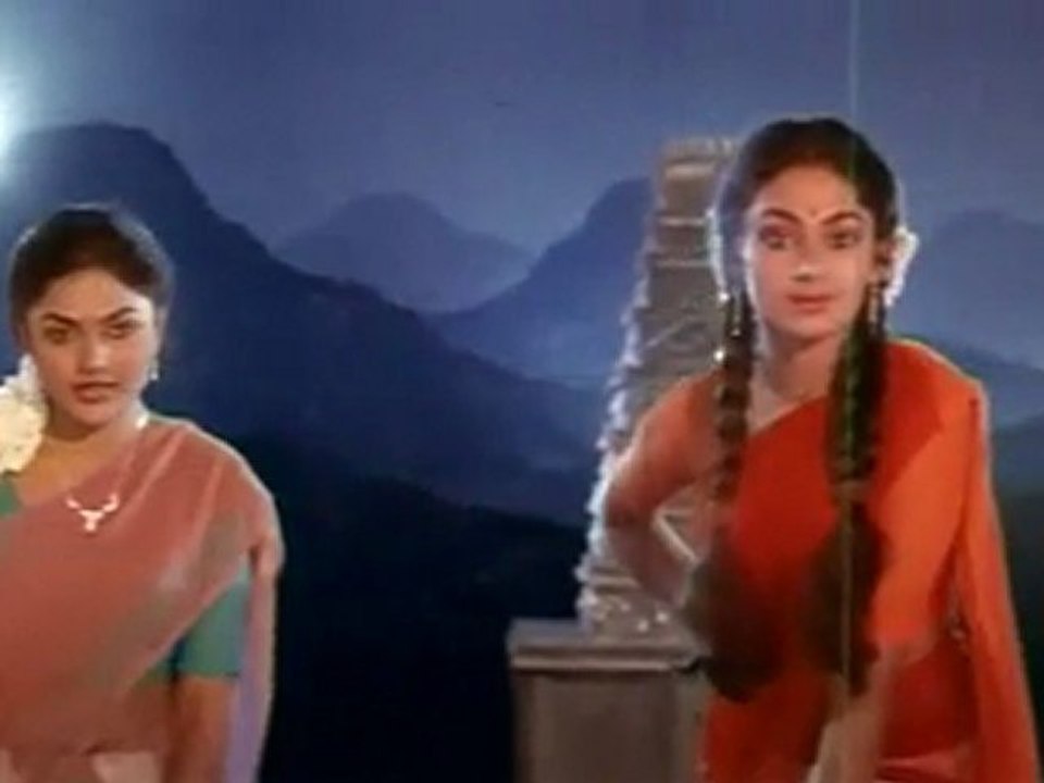 Naari Naari Naduma Murrari (Prayer Scene With Song)