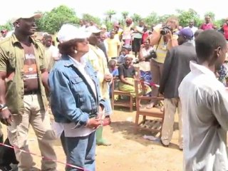 Descargar video: Liberia: Ellen Sirleaf, la présidente sortante, a voté