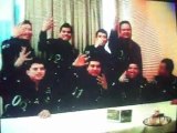 BANDA MS CANTANDO UN PEDAZITO DE CAHUATES PISTACHES PARA LA CHICUELA