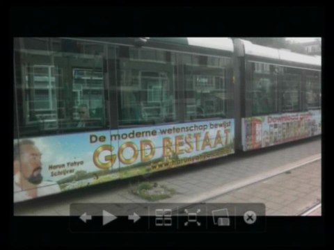 Rotterdam'da tramvaylarda Adnan Oktar'ın eserleri yayınlanıyor