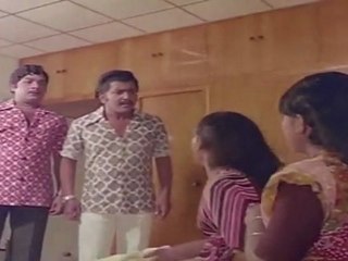 Aattukkara Alamelu - Heroine Accused