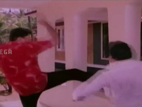 Avalum Appadithan - Hero Fights With A Man