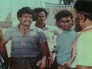 Ondru Engal Jathiye - Hero Warns A Group Of People