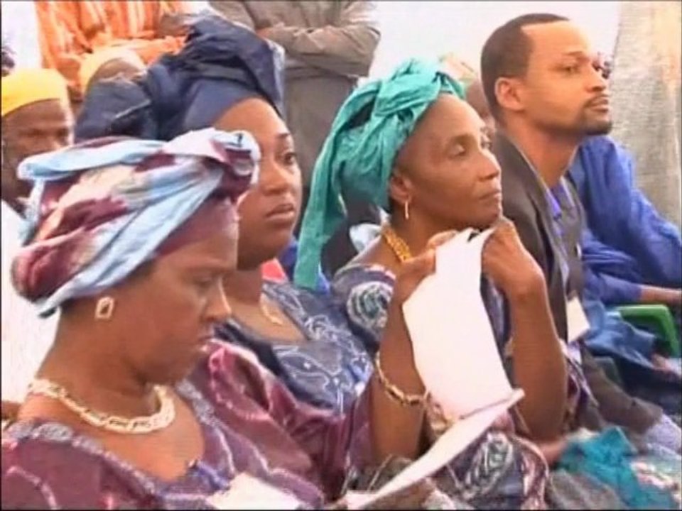 Alpha condé devant les sages du Fouta Djallon, la RTG sort les images au compte-gouttes