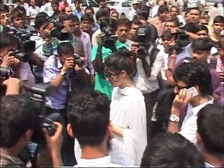 Celebrities Pay Their Last Respects To Jagjit Singh - Latest Bollywood News