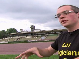Les Magiciens du feu illuminent le ciel de l'hippodrome d'Enghien