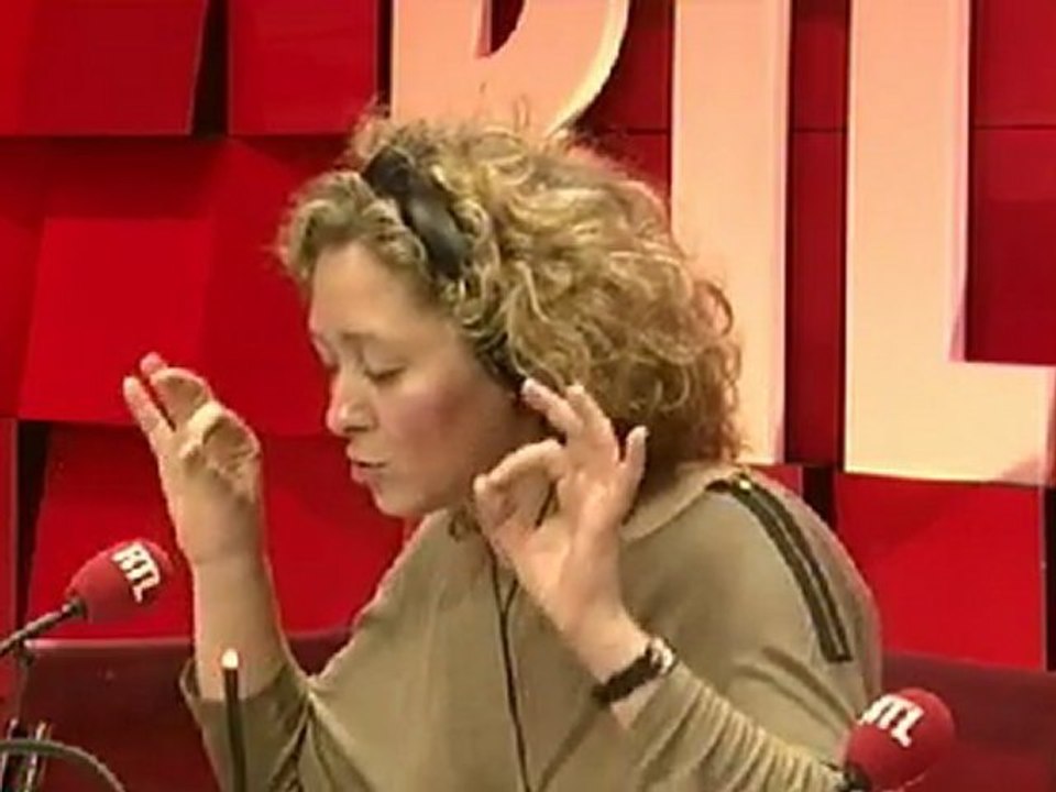 "Les carnets d'Alba" : même pour les salles de meeting, il y a match entre Aubry et Hollande