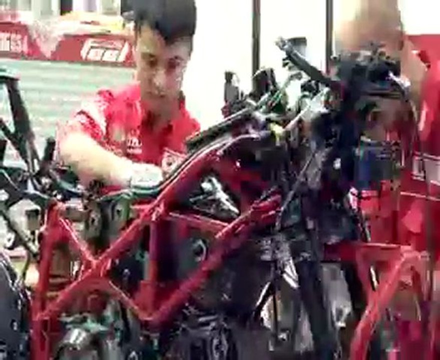 How to build a Ducati 999 from scratch in under 2 mins