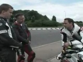 MCN's guide to getting your knee down