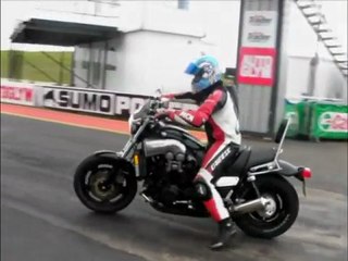 2009 Yamaha V-MAX does Santa Pod