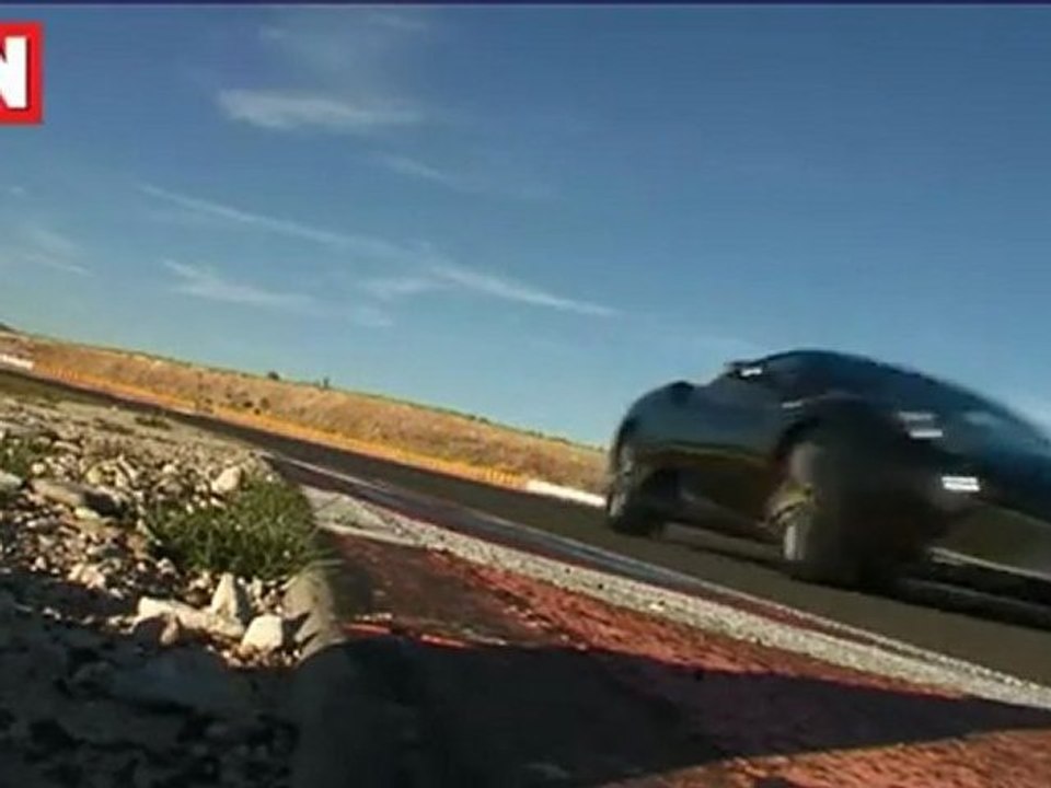 Ducati Desmosedici vs Ferrari 430 Scuderia