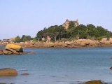 chateau de costaeres plage de st guirec  ploumanach perros guirec sur la côte de granite rose