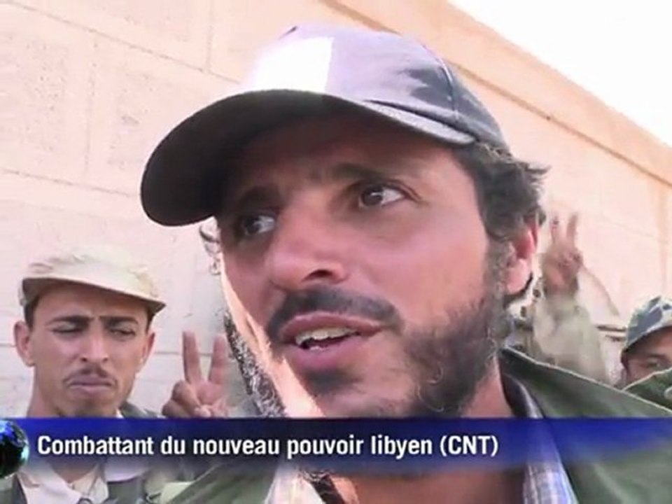 Libye: les combattants à la recherche des snipers à Syrte