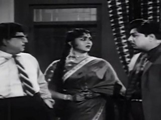 Dharmam Thalai Kakkum - Doctor opposes Heroine's Father