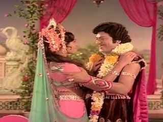 Erattai Manithan - SSR Bhavani Romance at Play