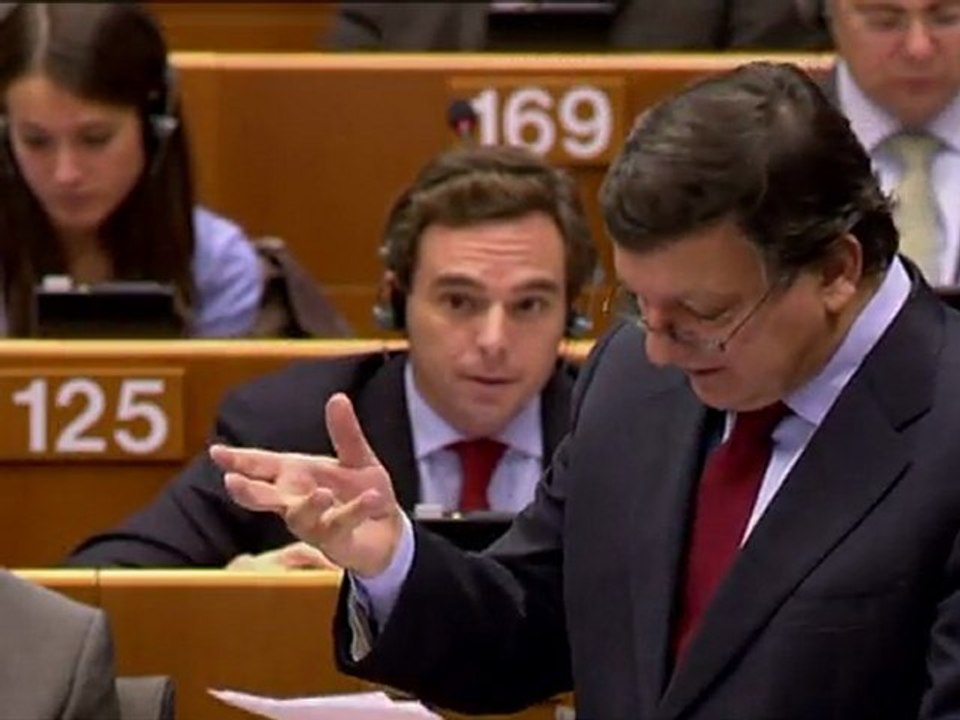 La UE urge a recapitalización de los bancos