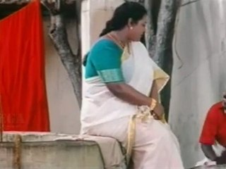 VADAKKU VASAL - Shakila washing clothes