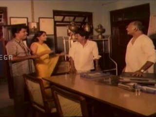 Avalum Appdithan - Discussion with his freind