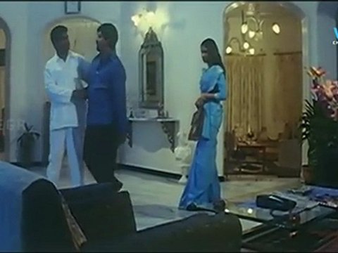 Ethu Konjam Puthusu - Shivareddy romancing his friend's wife