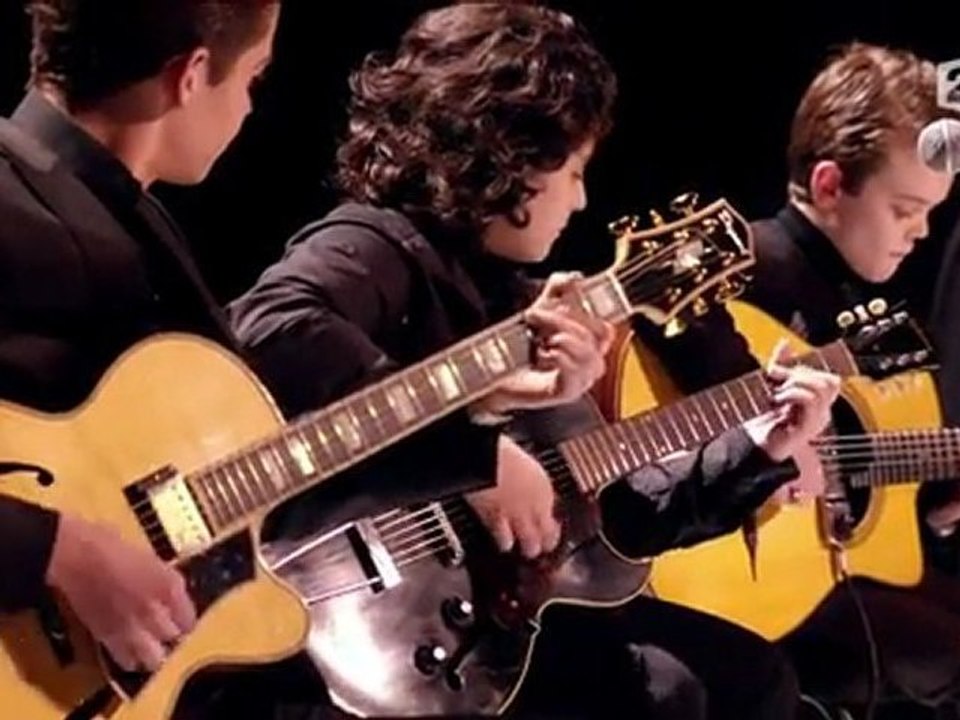 Swan Berger, Levis Adel et Pierre Manetti Swing 48